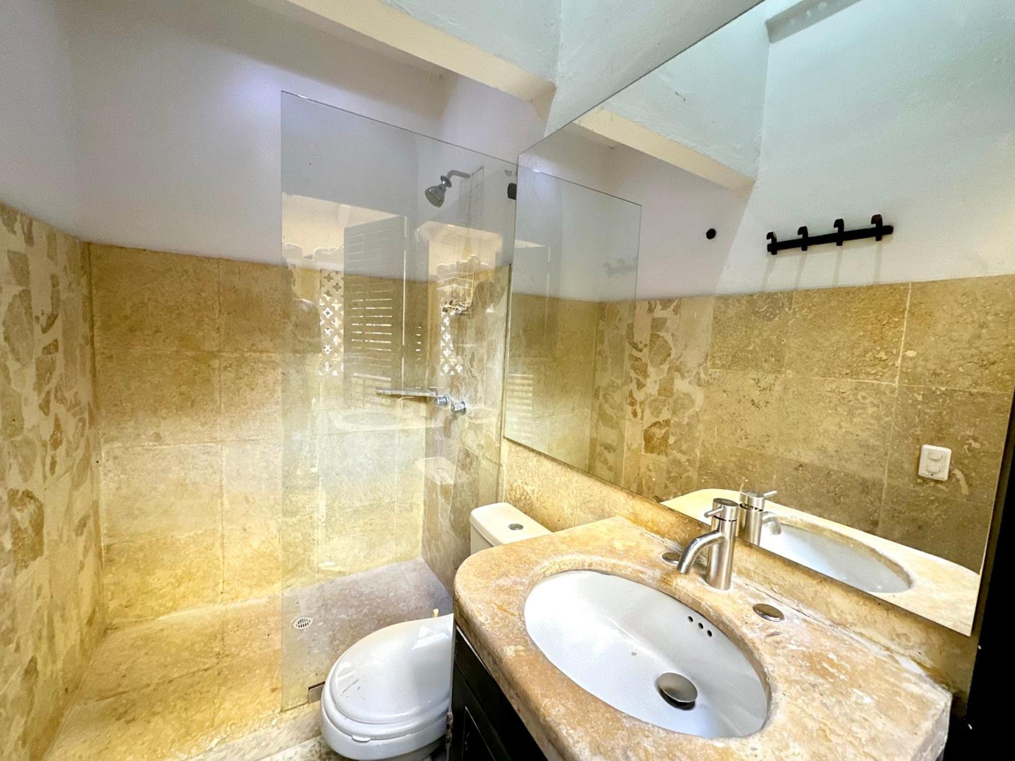 Calamari Homes - El Porvenir 305 - Walled *